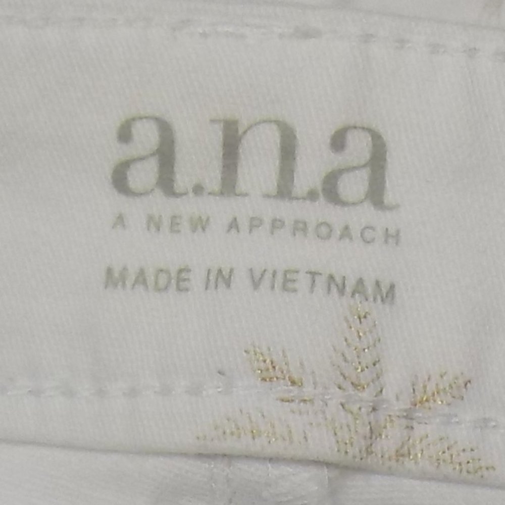 a.n.a (A New Approach) Twill Shorts Palm Tree Print Size 14 - Picture 6 of 7